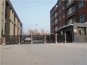 上街區(qū)孟津路基督教堂采用華捷盛電動(dòng)伸縮門