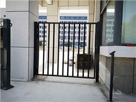 華捷盛小門(mén)應(yīng)用于尉氏久龍橡塑有限公司