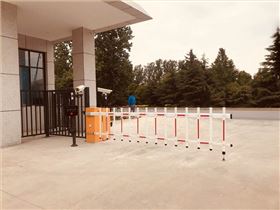 車牌識別道閘-河南通和高速養(yǎng)護(hù)站