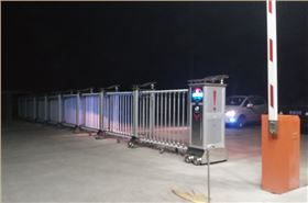 電動伸縮門-道閘-安陽神龍騰達(dá)新材料