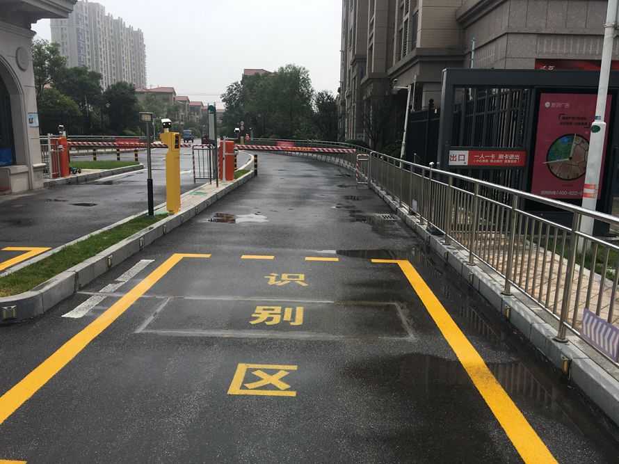 2安陽(yáng)碧桂園采用華捷盛智能車牌識(shí)別系統(tǒng)400
