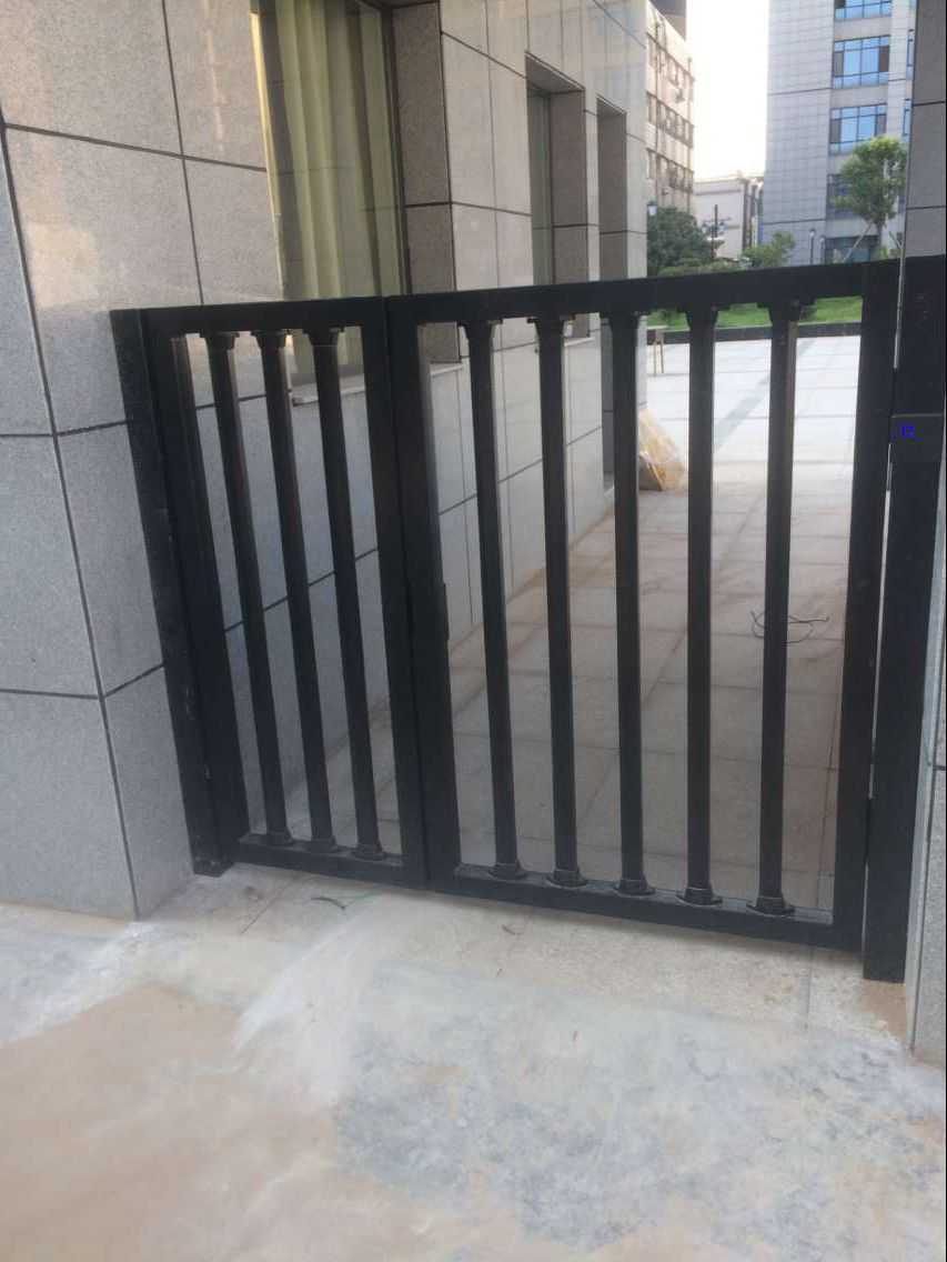 熱烈慶賀安陽(yáng)火車站采用華捷盛智能鋅鋼小門