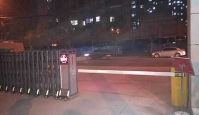 合歡路明電舍采用華捷盛智能伸縮門(mén)