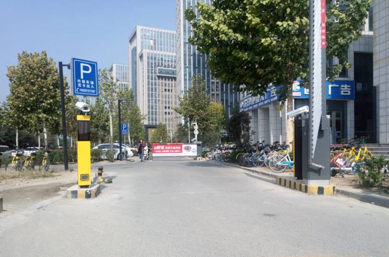 華捷盛車牌識別系統(tǒng)應(yīng)用于河南省大學科技園